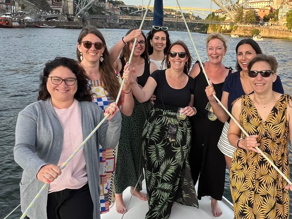 Hora dorada en velero: el recorrido de 2 horas al atardecer que es la manera perfecta de terminar el día