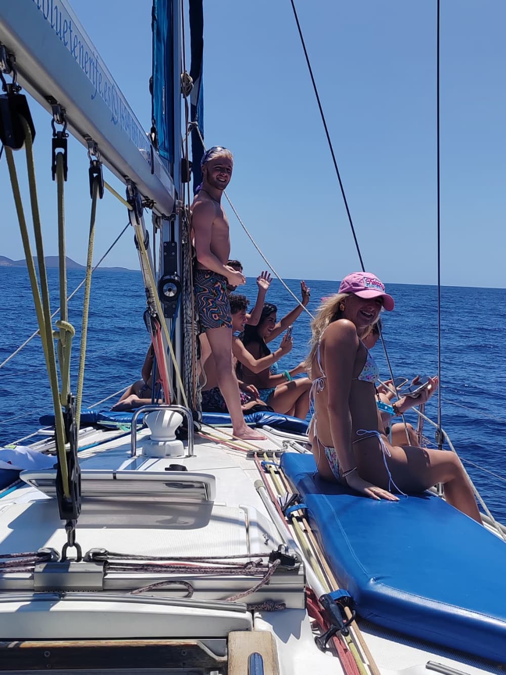 Ta wycieczka żaglówką na Teneryfę z Puerto Colon to prawdziwy raj na Wyspach Kanaryjskich!