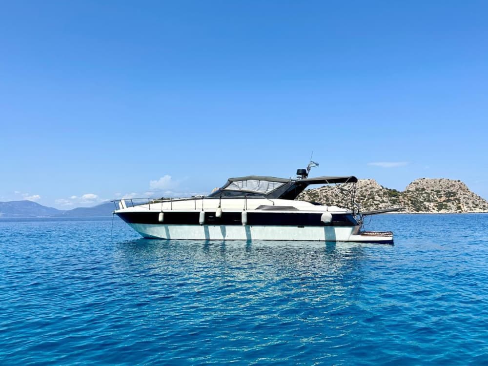 Luxury redefined in Argostolion: An unforgettable day on a motor yacht