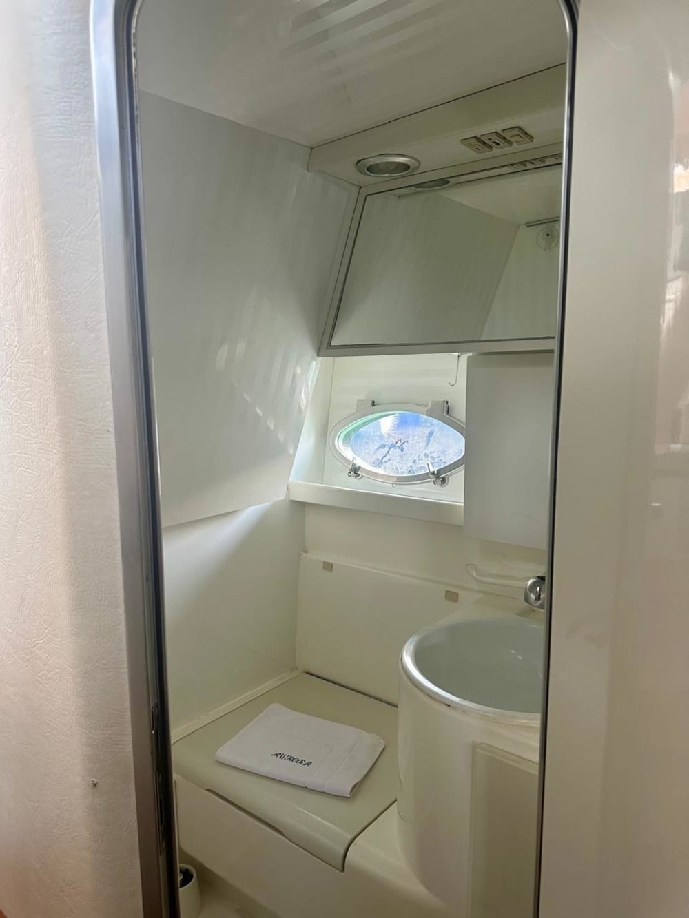 Luxury redefined in Argostolion: An unforgettable day on a motor yacht