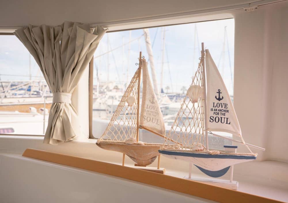 El ritmo de Torrevieja: Momentos inolvidables en catamarán