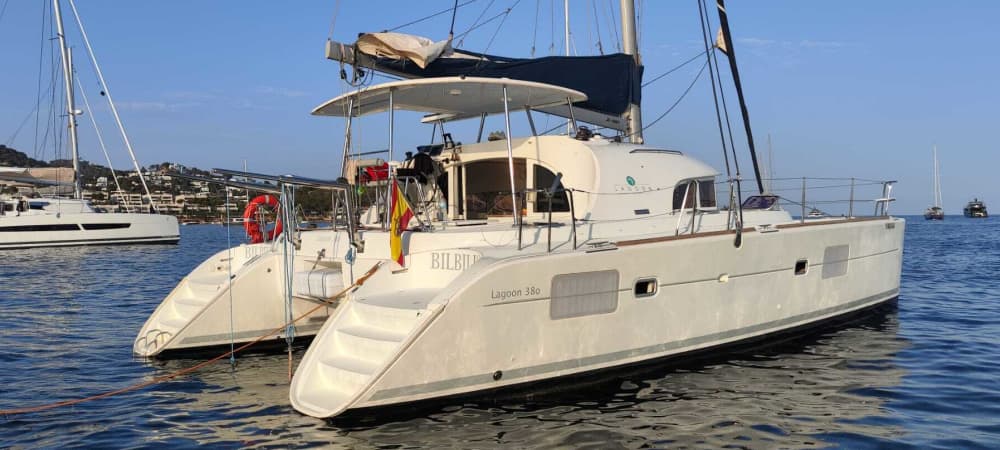 El ritmo de Torrevieja: Momentos inolvidables en catamarán