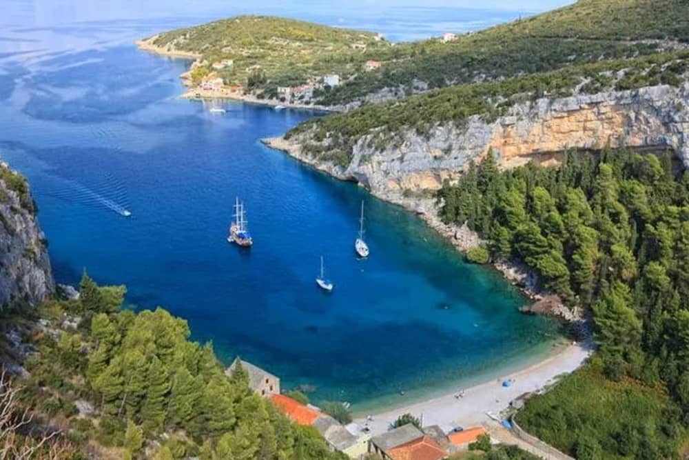 Scopri Zlatni Rat e Vrboska in 9 ore