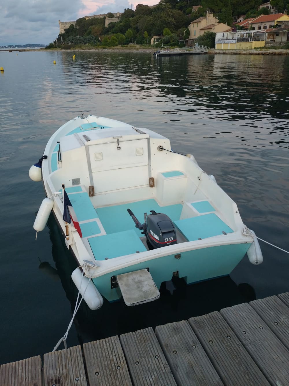 4-timmarskryssning – På väg till Billionaires' Bay eller en av Lérinsöarna.
Det perfekta valet för en avkopplande eftermiddag.