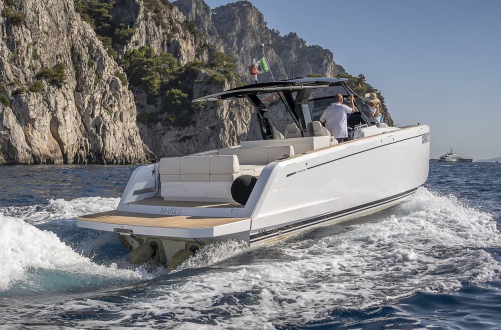 Mezza giornata intorno alla splendida Capri