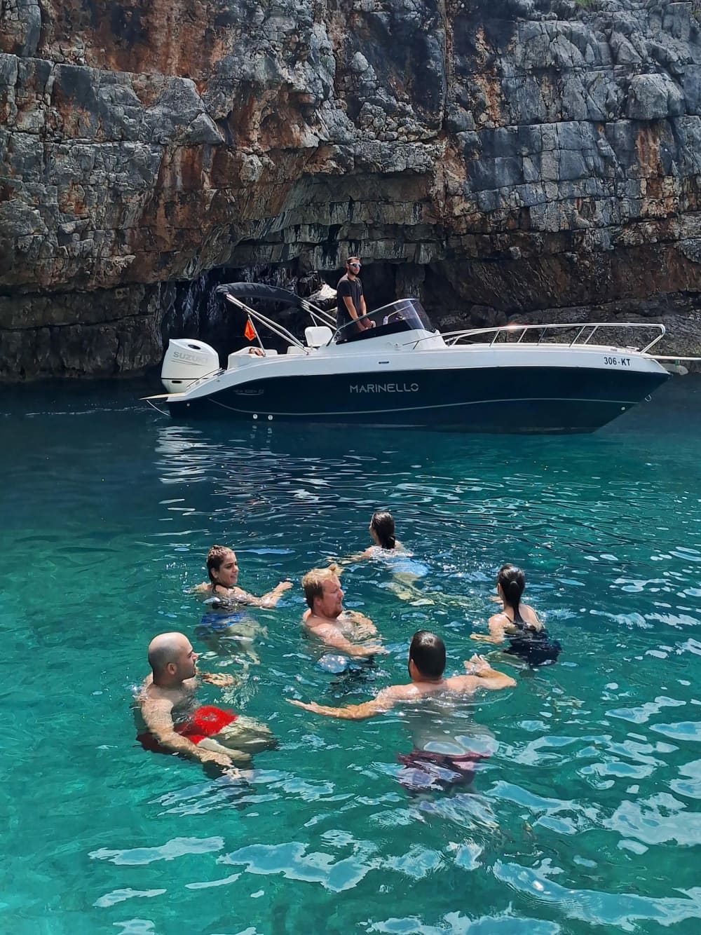 Speedbootavontuur in de baai van Kotor: Blauwe Grot en Dame van de Rotsen