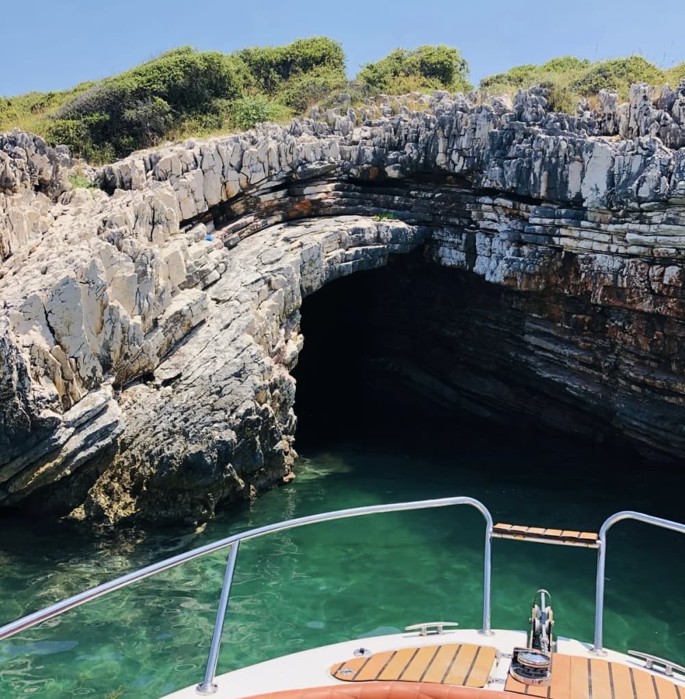 Saranda båttur till Hidden Bays och Kroreza med snorkling