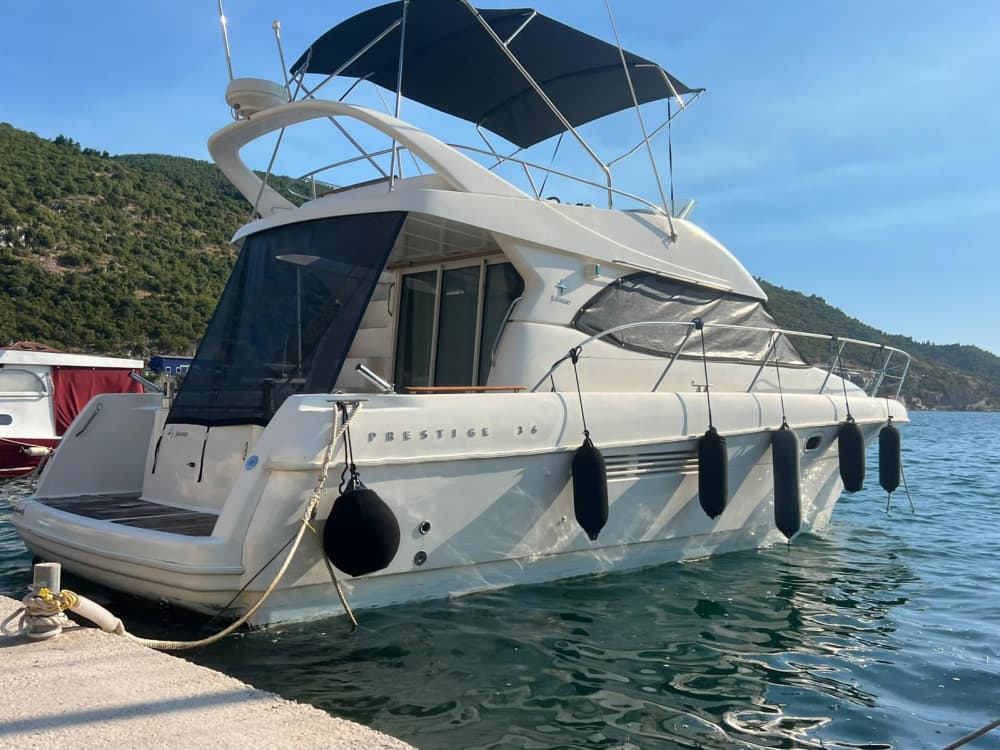 Koppla av på en motorbåt i Dubrovnik i 4 timmar