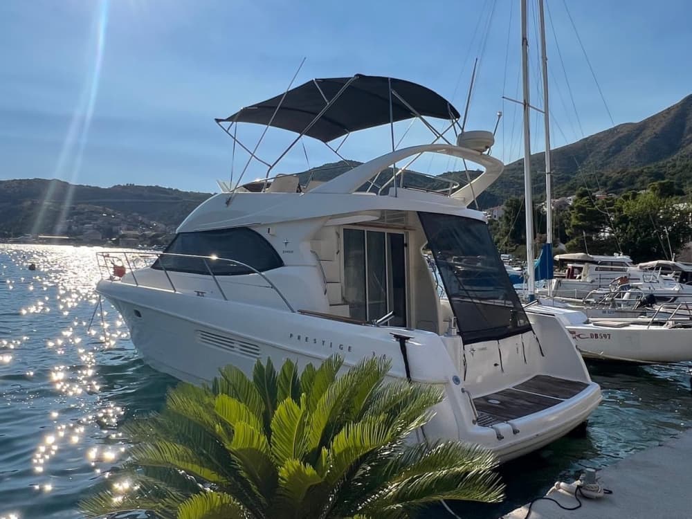 Discover Dubrovnik's shores: A complete day trip aboard a motorboat