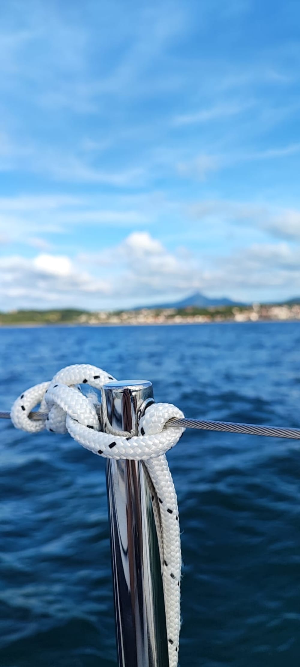 Gita in barca a vela: 2 ore alla scoperta della costa basca