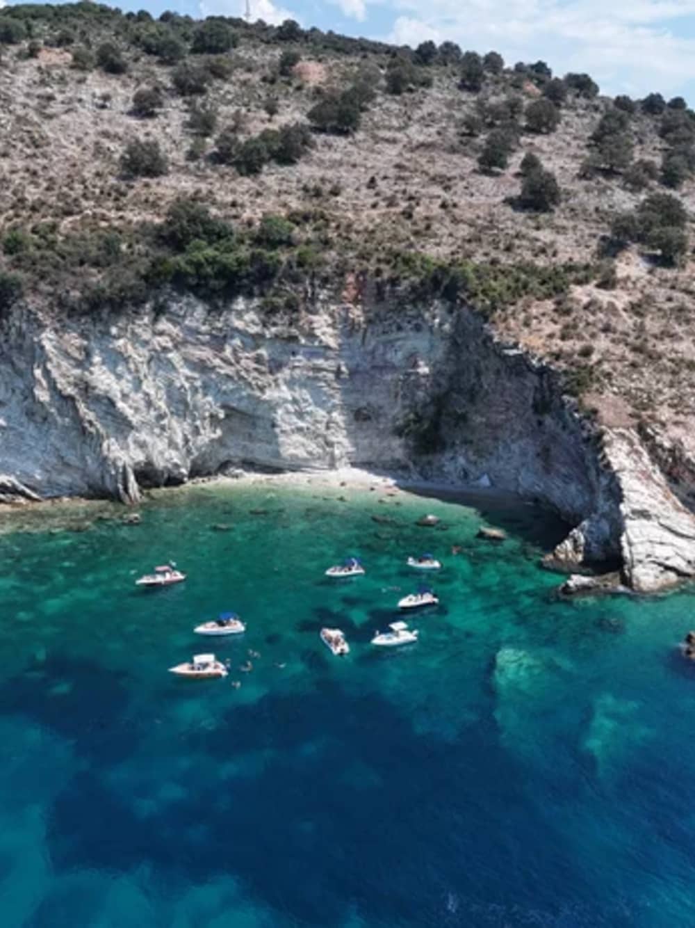 Tour del Nord: spiaggia di Krorez, grotta delle tartarughe, baia di Kakome con snorkeling