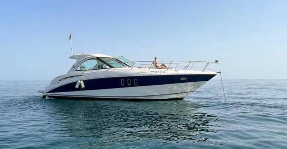 Descubra el lado oculto de Marbella en un paseo en barco de 4 horas