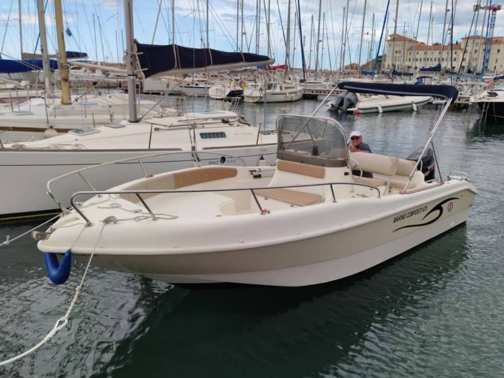 Profitez du soleil lors d'une excursion en bateau de 7 heures à Banyuls-sur-Mer.