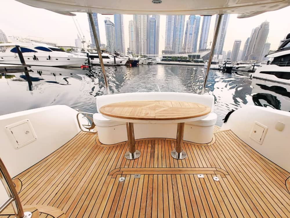 Dubai Nuovo noleggio yacht privato 02 ore di visualizzazioni Atlantis Palm, Burj Al Arab fino a 15 ospiti