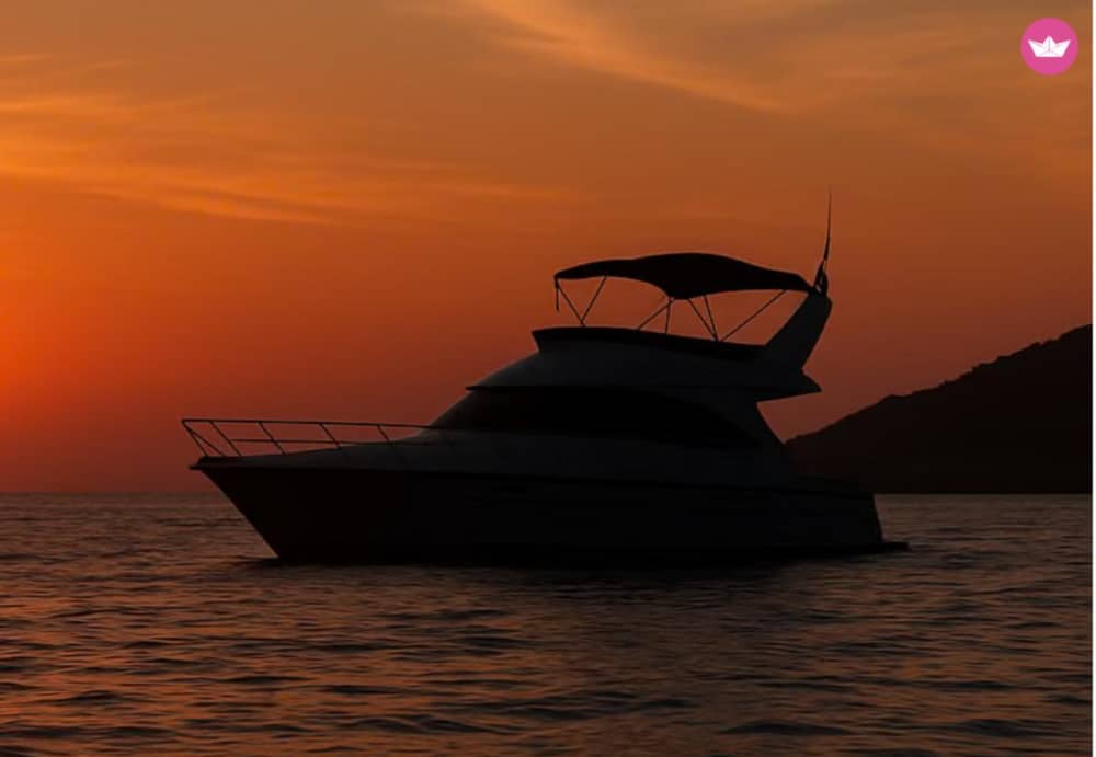 The Ultimate Barcelona Motorboat Experience: All-Day Charter