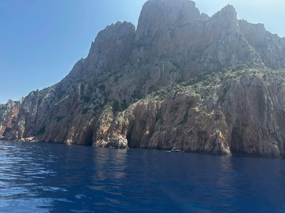 Boat rental by the day with skipper, itinerary of your choice to be defined according to your wishes