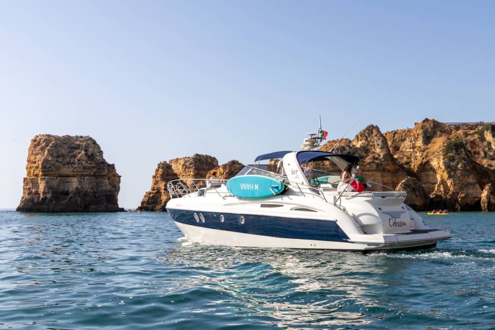 Noleggio di yacht privato di mezza giornata a Lagos - Punti salienti dell'Algarve
