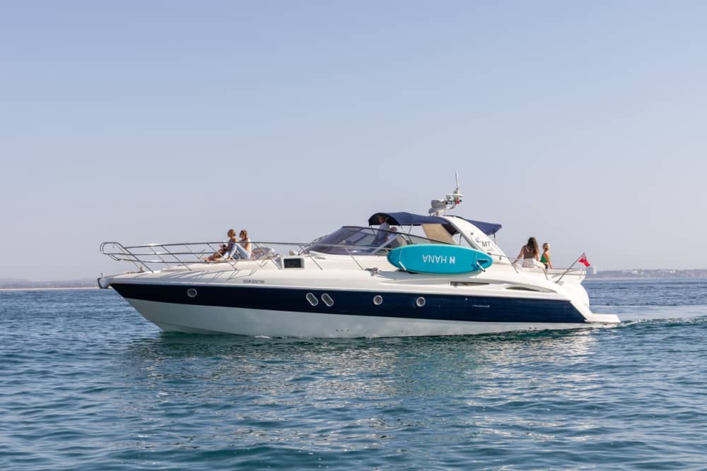 Noleggio di yacht privato di mezza giornata a Lagos - Punti salienti dell'Algarve