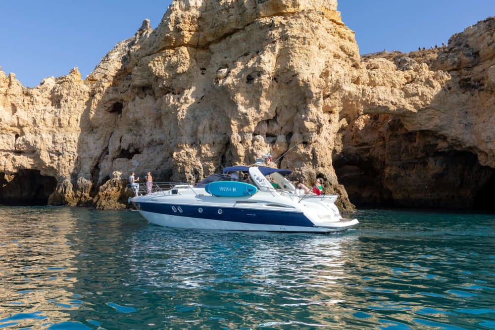 Noleggio di yacht privato di mezza giornata a Lagos - Punti salienti dell'Algarve