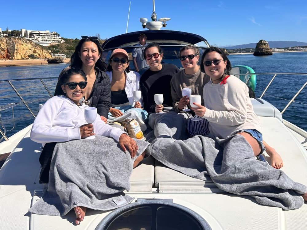 Noleggio di yacht privato di mezza giornata a Lagos - Punti salienti dell'Algarve