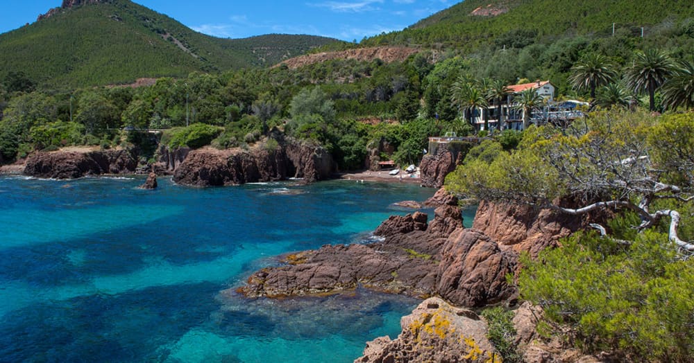Descubre las Calanques de Maupas en barco privado.