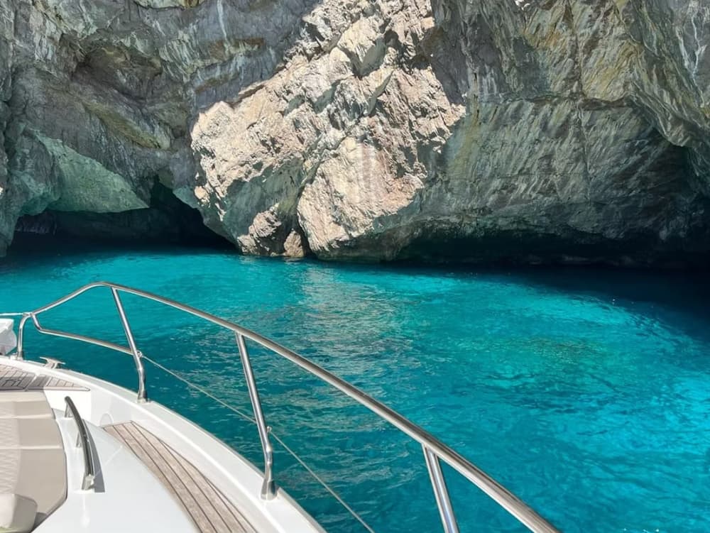 Capri and the Amalfi Coast – A journey through glamour and natural wonders