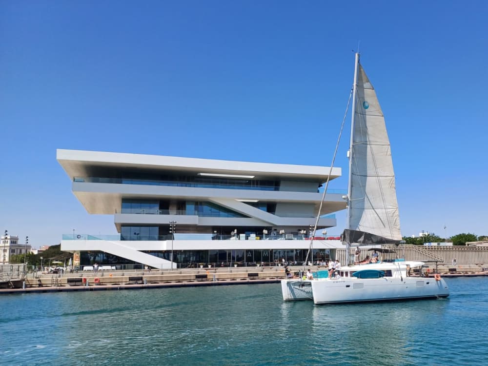 Valencia via mare: una rilassante gita in barca
