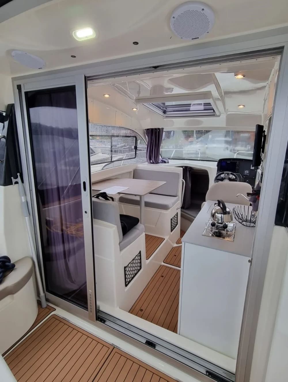 Capri Boat Tour with Swimming Stop and Aperitif on Board