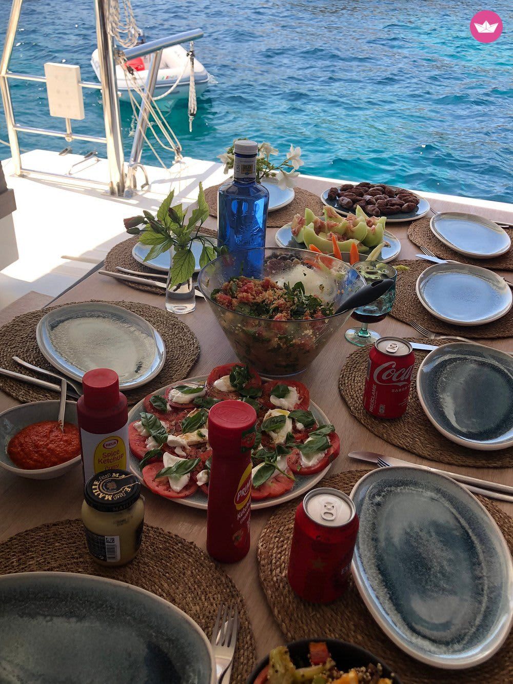 “Aventura Costeira de Dia Inteiro” – Aluguel de Lancha de 8 horas