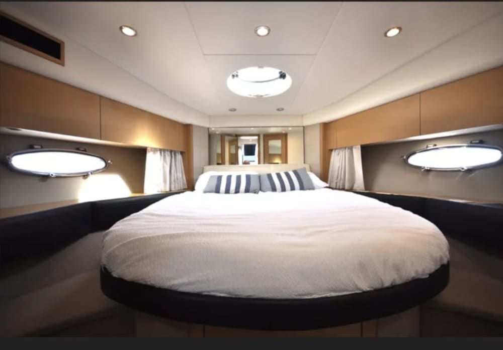 Ganztägiges (8-stündiges) privates Bootserlebnis in Marbella