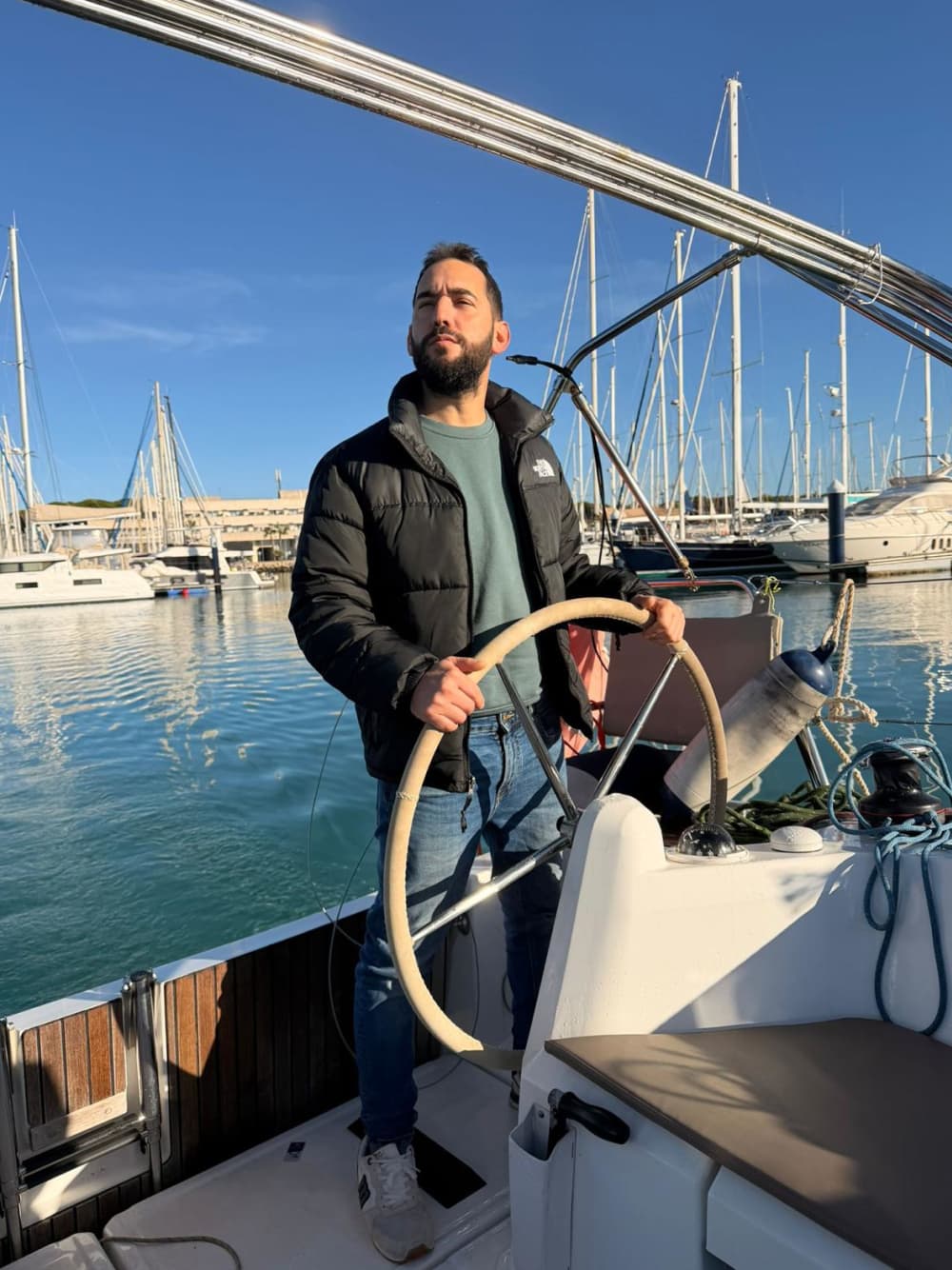 Ολοήμερη Ιστιοπλοΐα με Σκάφος – Εξερευνήστε το Κάντιθ με την ησυχία σας