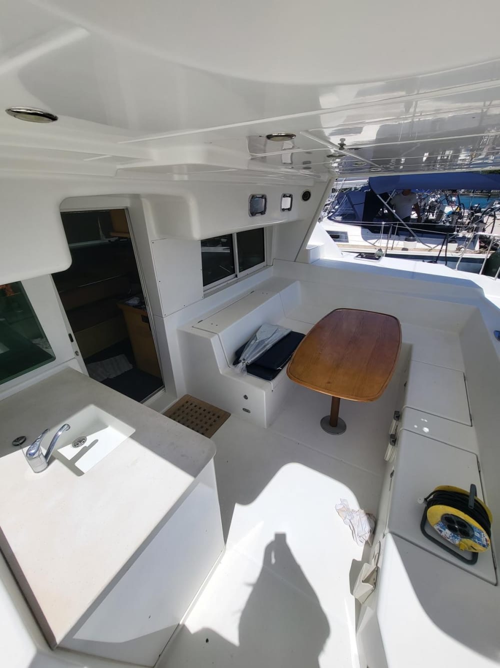 Ολοήμερη ιδιωτική ναύλωση με το Lagoon 440 Catamaran