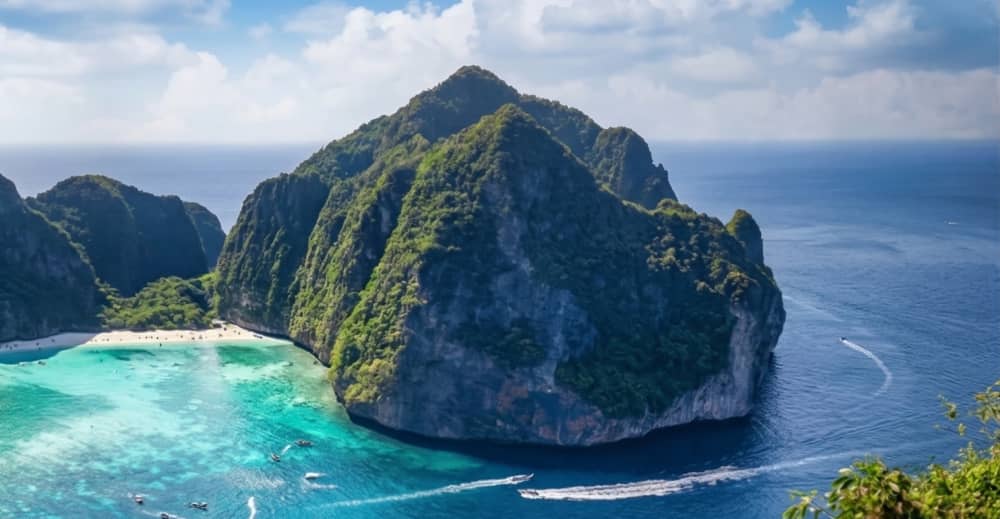 An Amazing Phi Phi Islands Full-Day Adventure
