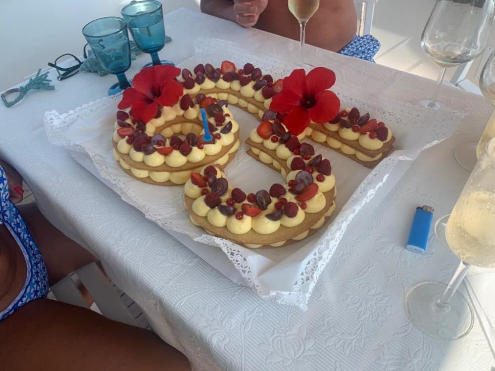 Una giornata nei dintorni di Stintino: goditi 7 ore di esplorazione a bordo di un motoscafo.