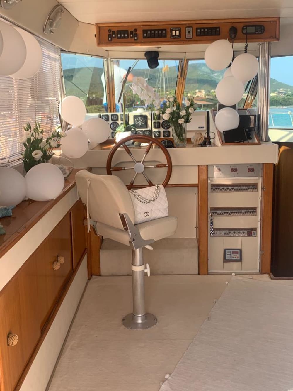 Una giornata nei dintorni di Stintino: goditi 7 ore di esplorazione a bordo di un motoscafo.