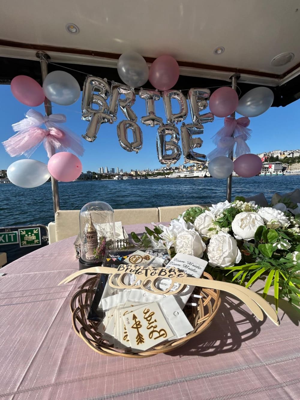 Luxury Bride Party Yacht in Istanbul – Private Bosphorus Celebration
