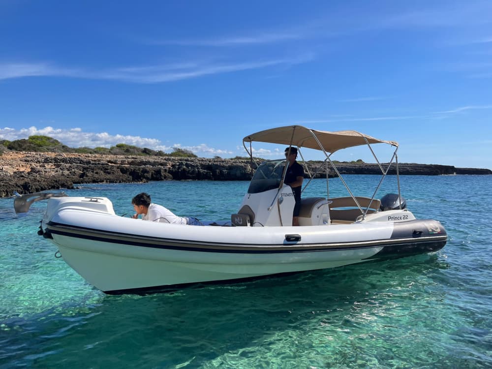 Bootsausflug durch die Buchten Menorcas
