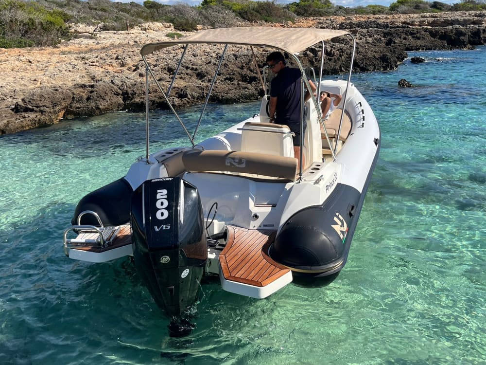Bootsausflug durch die Buchten Menorcas