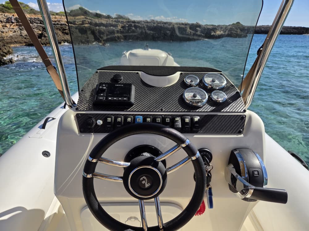 Bootsausflug durch die Buchten Menorcas