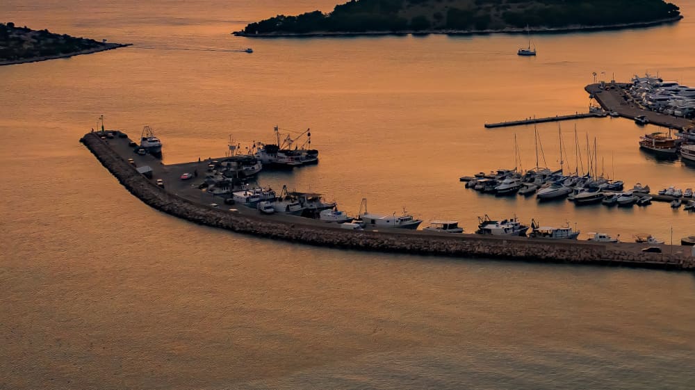 Private Sunset Boat Cruise with Wine and Swim Stop