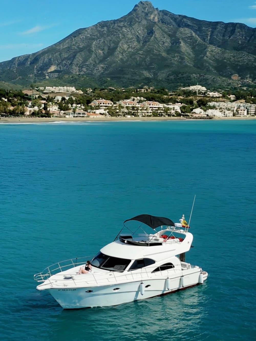 Half-day yacht rental from Puerto Banús