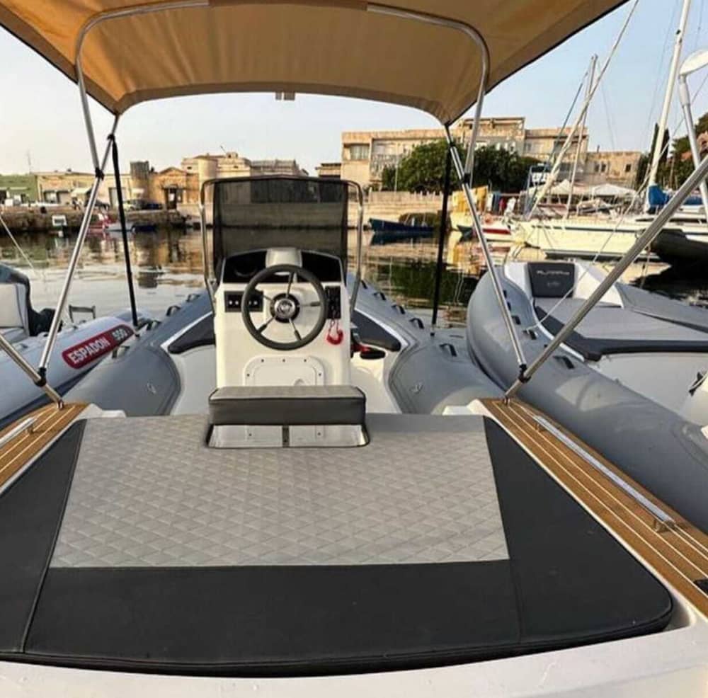 Favignana Exclusive: Skipper, Gommone, RELAX & Vini Gandolfo