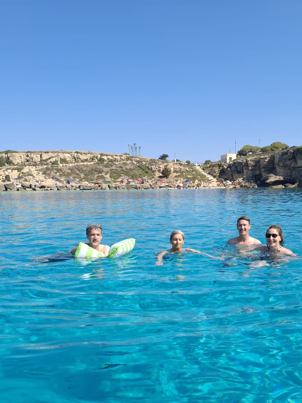 Эксклюзивно от Favignana: Шкипер, шлюпка, отдых и вина Gandolfo.