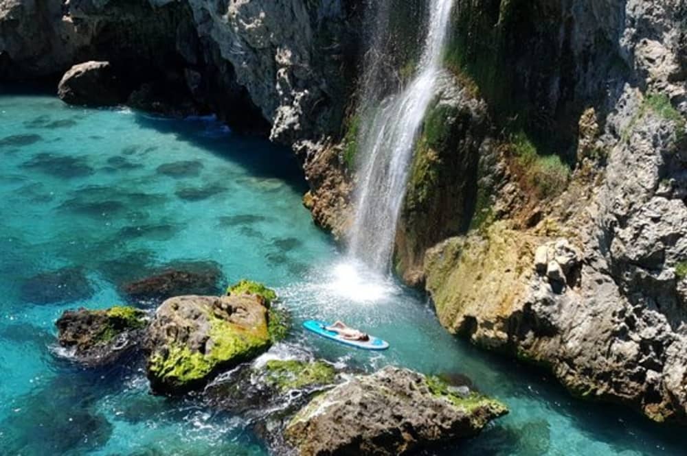 Fly till paradiset: gömda vikar, kristallklara stränder och vattenfall