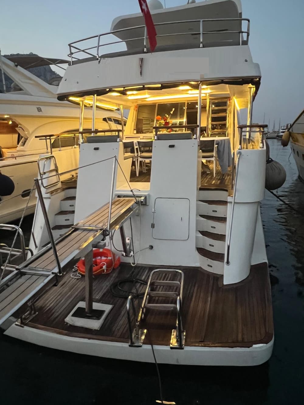 Mediterranean Prince 35 Persone