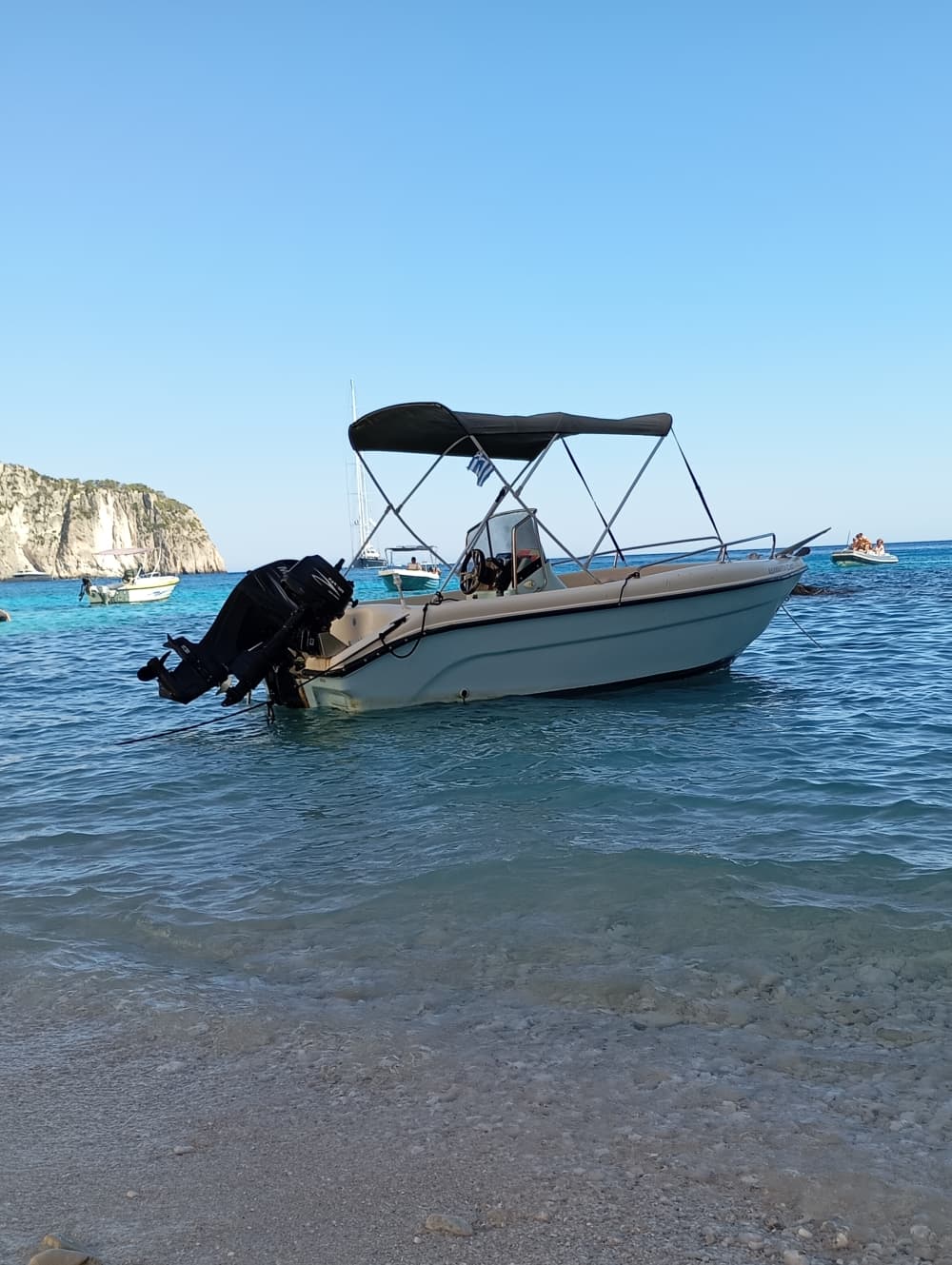 Desfrute de um cruzeiro ao pôr do sol em Zakynthos.