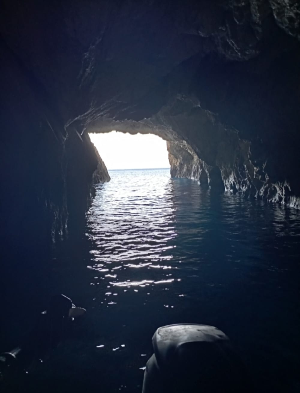 Desfrute de um cruzeiro ao pôr do sol em Zakynthos.