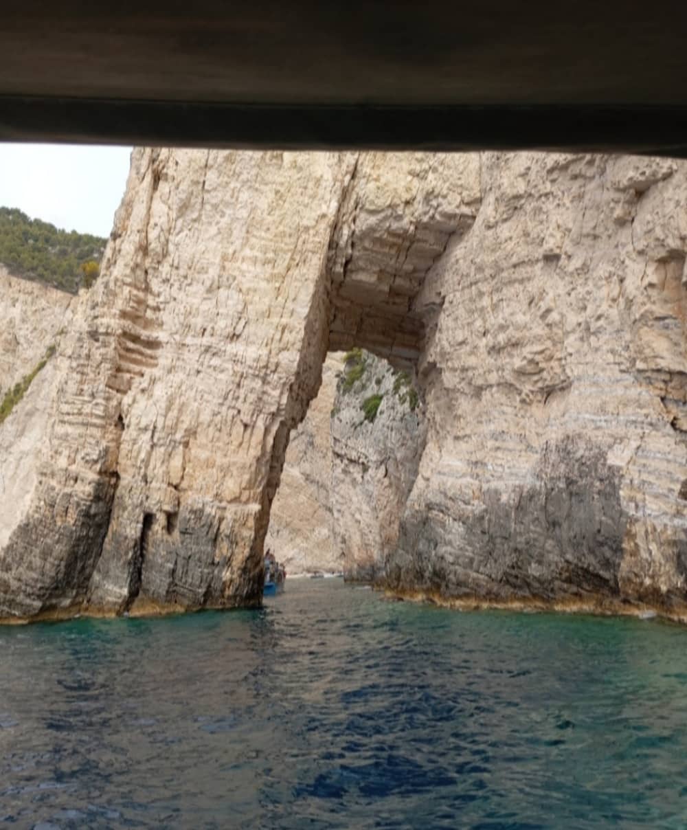 Desfrute de um cruzeiro ao pôr do sol em Zakynthos.