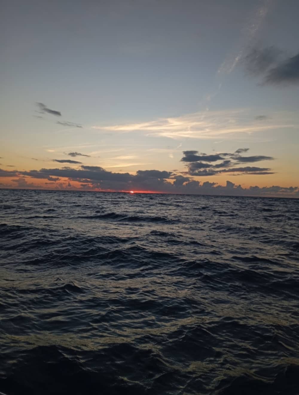 Desfrute de um cruzeiro ao pôr do sol em Zakynthos.