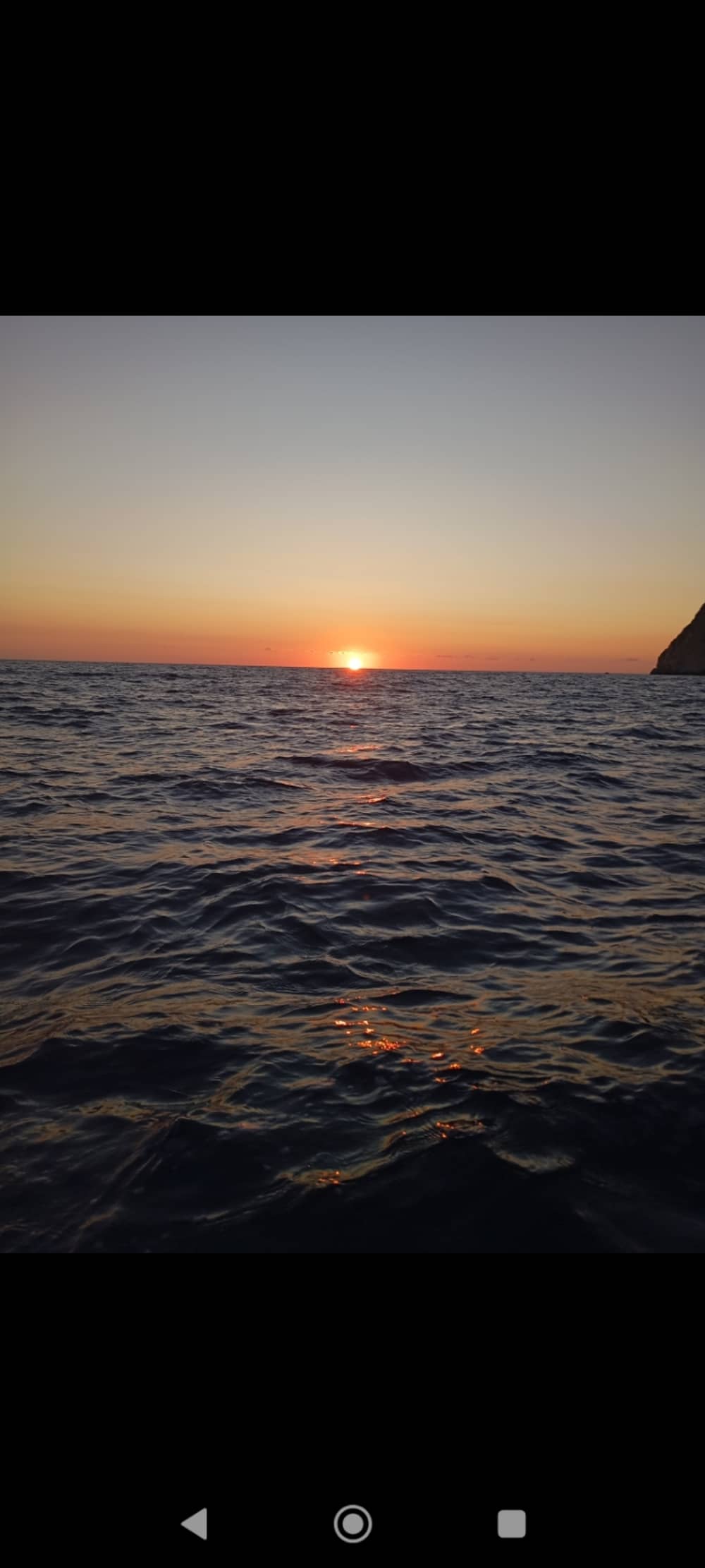 Desfrute de um cruzeiro ao pôr do sol em Zakynthos.